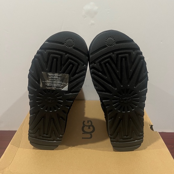 Ugg, Classic Short Chunky Sequin, 1130650, Black - Picture 6 of 12